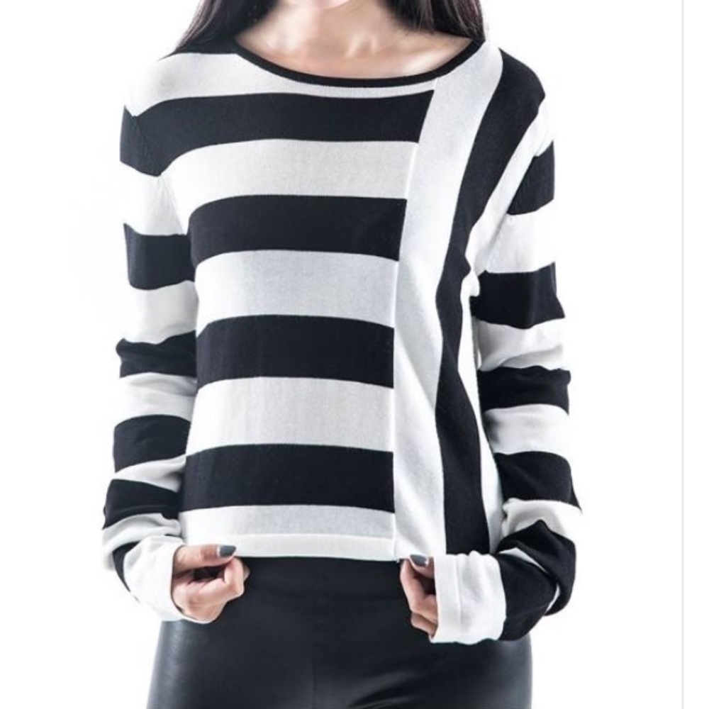 3/$25 Oyeahgirl Black & White Asymmetrical Striped Sweater